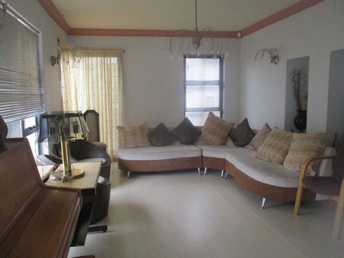 Property #2426047, House For Sale in Hochlandpark