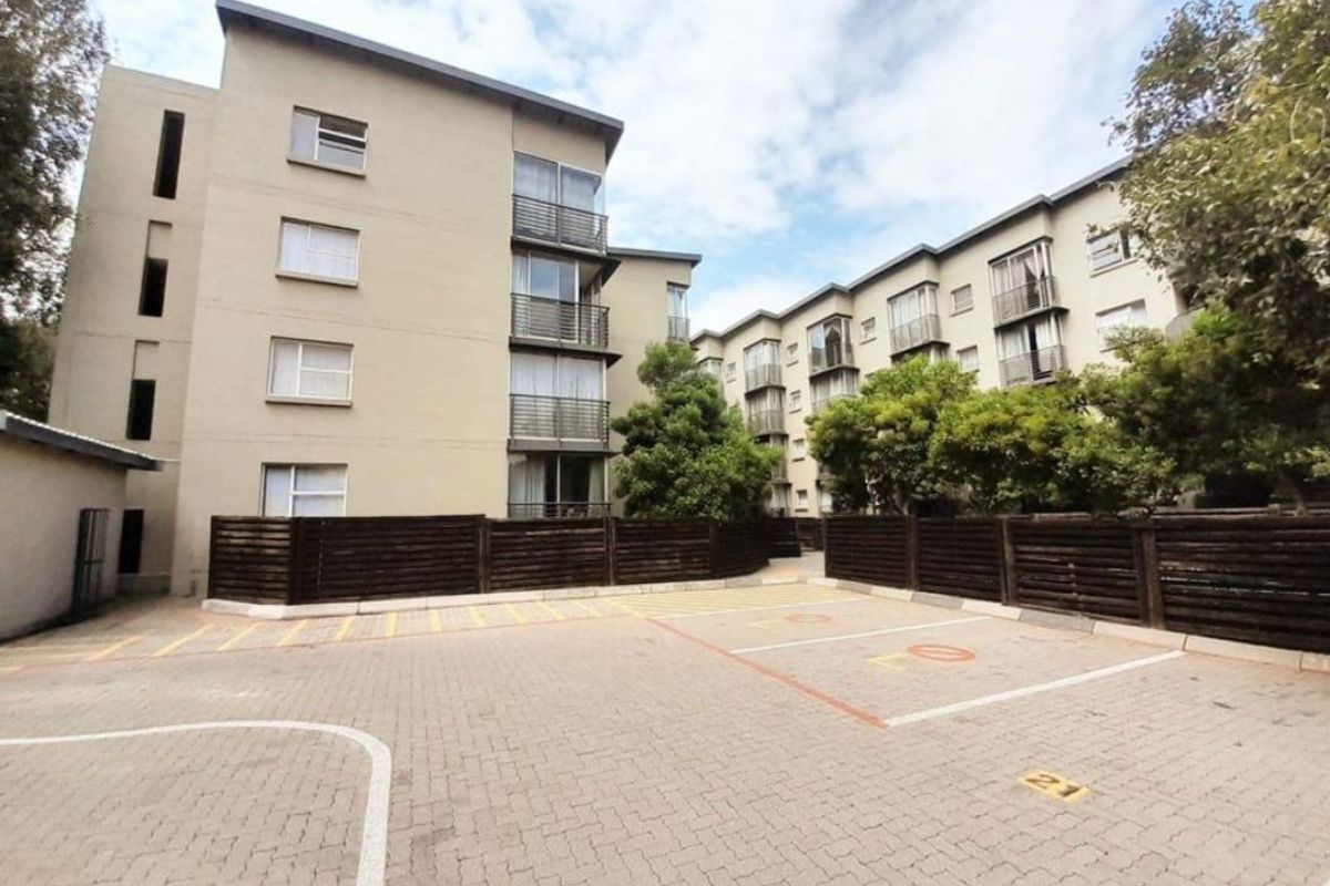 Grasp this ideal investment for student accommodation with substantial rental income! - Photo 5