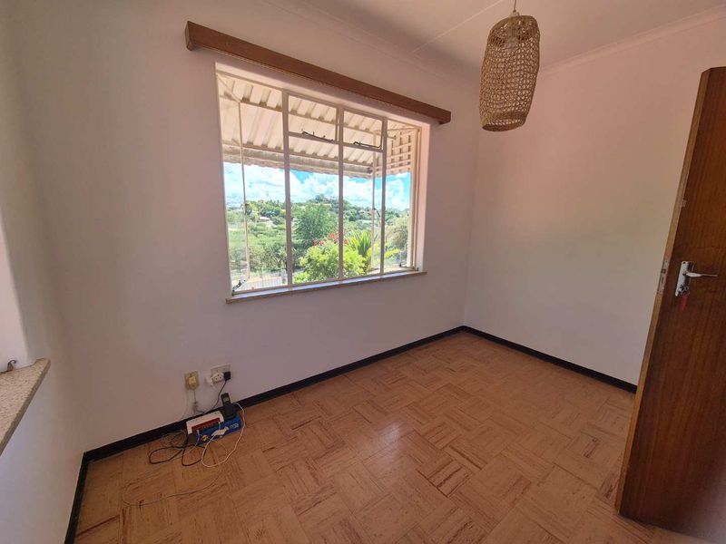 Luxury Hill Family home with a beautiful view - Photo 4