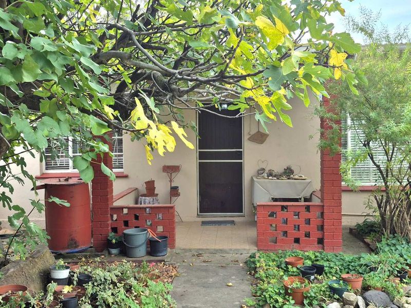 Charming Family Home in Senekal with Flatlet - Photo 3