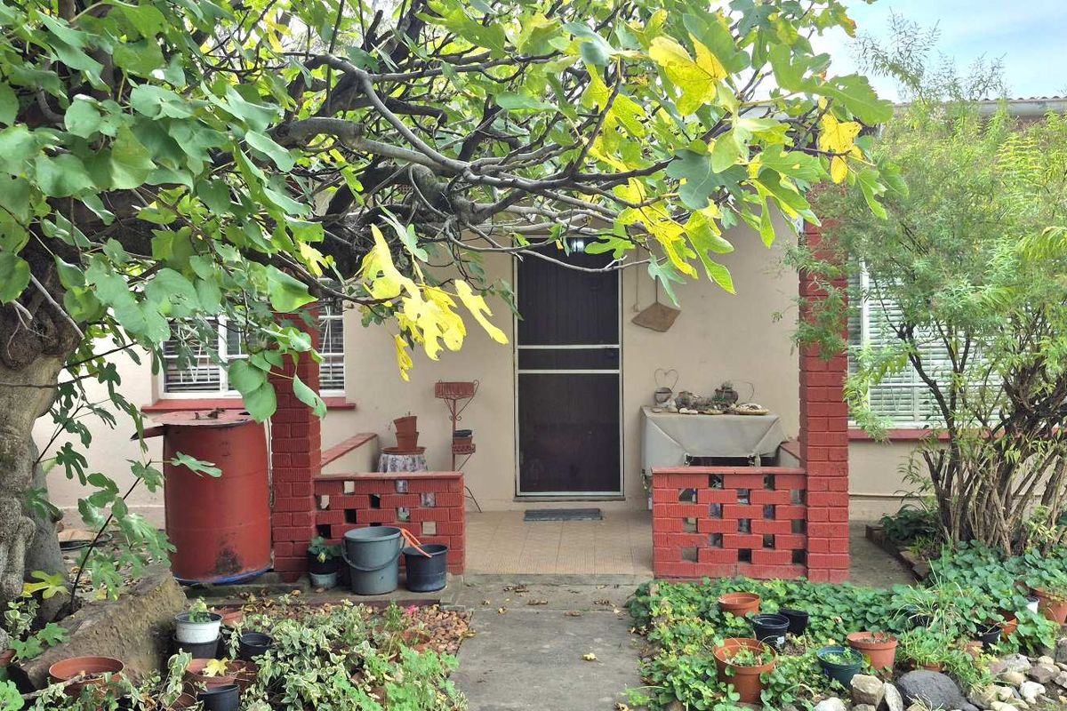 Charming Family Home in Senekal with Flatlet - Photo 3