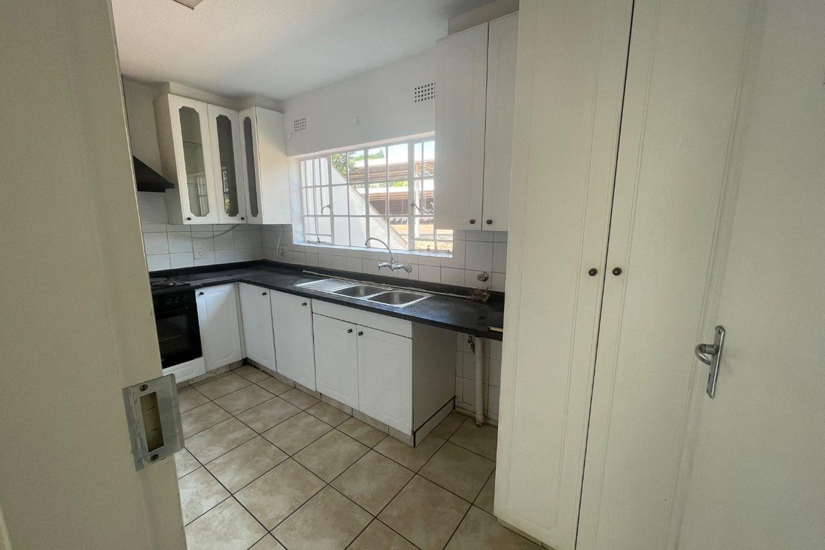 UNFURNISHED TWO BEDROOMS - Photo 5