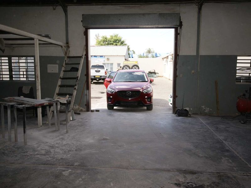 Small Warehouse in Secure Complex - Photo 2