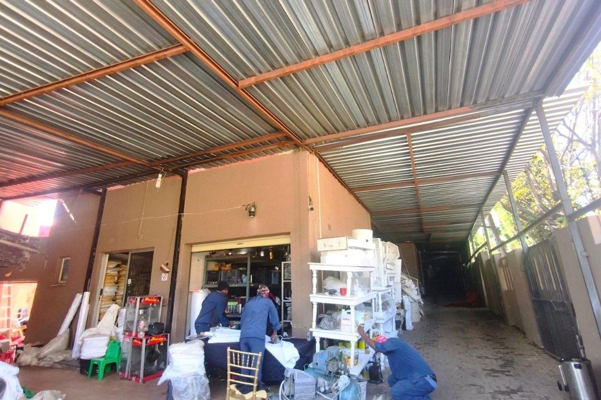 BUSINESS USE PROPERTY FOR SALE IN ORMONDE, JOHANNESBURG SOUTH - Photo 3