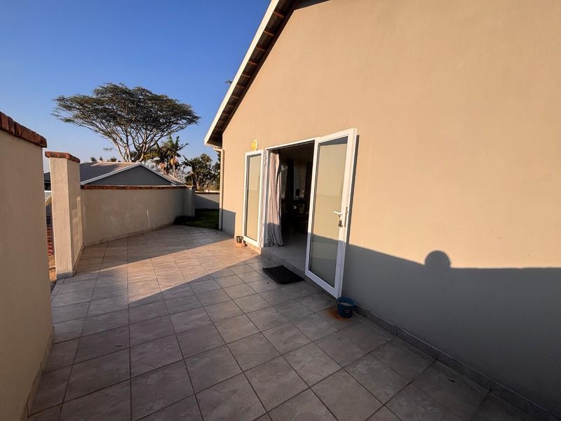 2 Bedroom Townhouse for Rent in Kloof - Photo 1