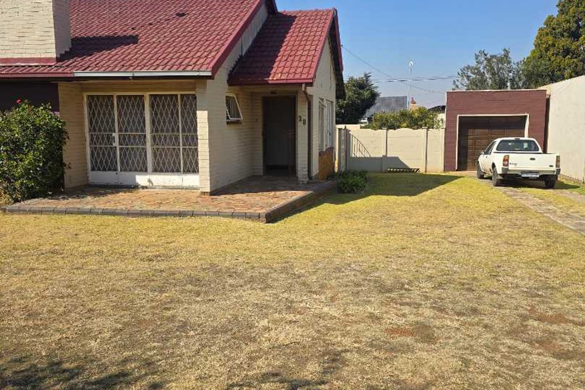 Beautiful family home and you can make her all yours! - Photo 2