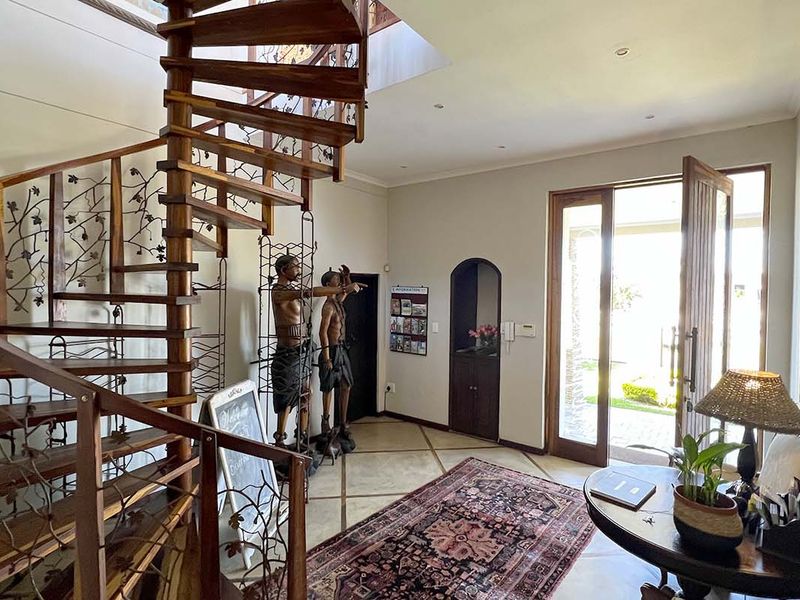 EXCLUSIVE 9 BEDROOM FULLY FURNISHED GUEST HOUSE OR LARGE FAMILY HOME IN PRIME UMHLANGA - Photo 5