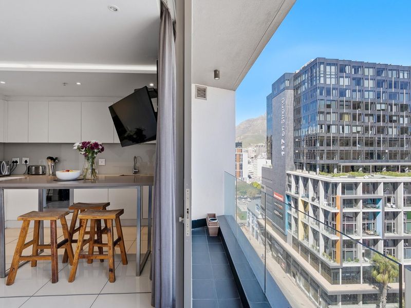 Neat and modern 1-bedroom apartment in the heart of De Waterkant - Photo 8