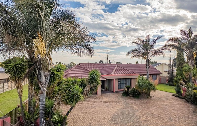 Your Ideal Home: Elegance, Convenience, and Comfort!