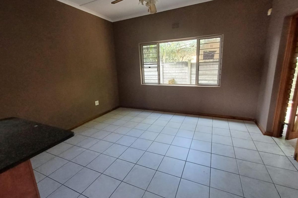 SPACIOUS HOUSE FOR SALE - Photo 3