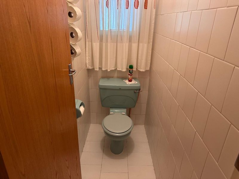 5 BEDROOM HOME WITH AMAZING FEATURES - Photo 10