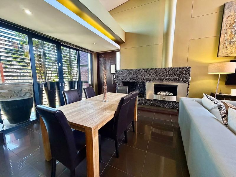 Sophisticated Modern 2‐Bedroom Penthouse in Melrose Arch - Photo 5