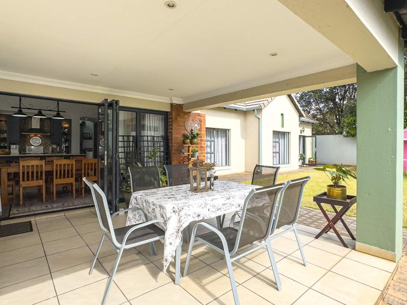 Exclusive Mandate - Single level charm in Midstream Hill - Photo 9