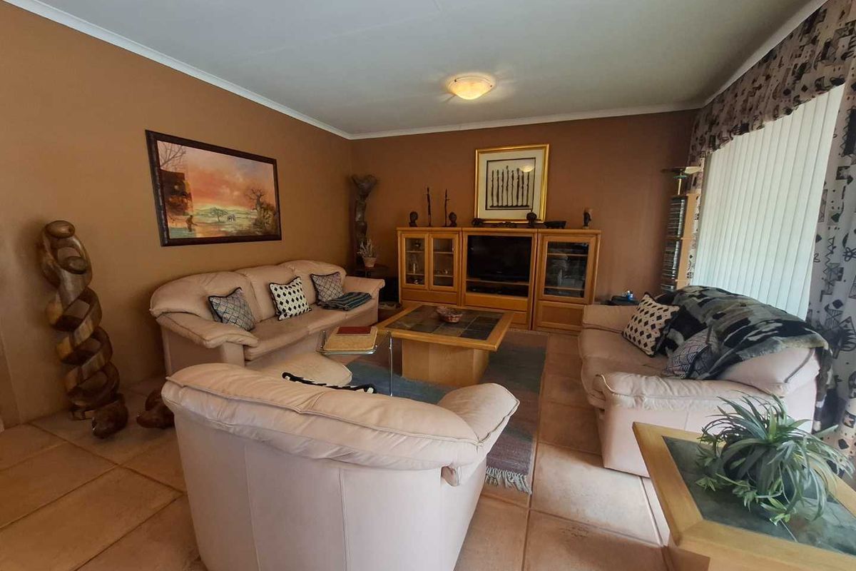 WELCOME HOME TO YOUR STYLISH FAMILY HOME IN SECURE AREA - Photo 4