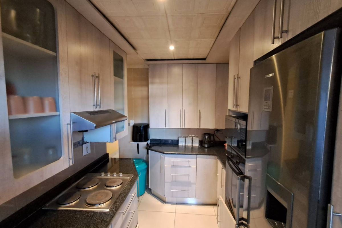 4 Bedroom House Not To Miss - Photo 2