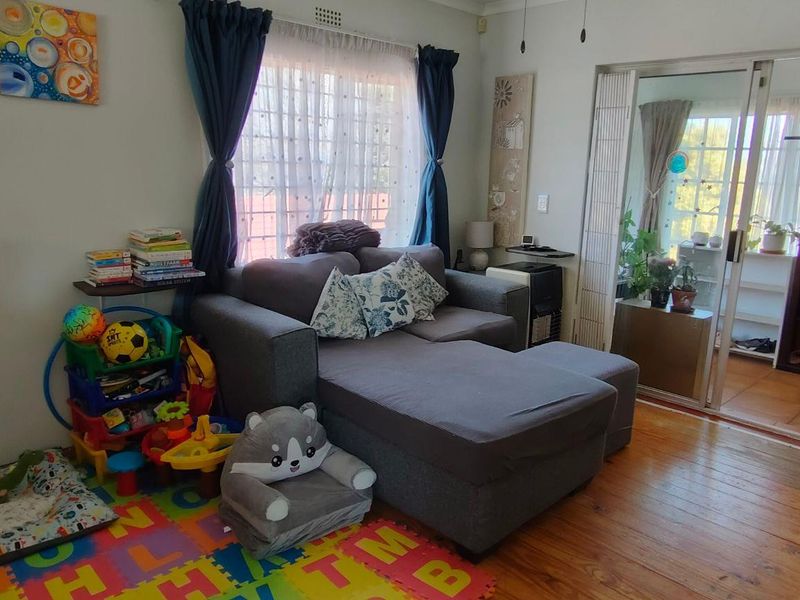 FAMILY HOME WITH A 2 BEDROOM FLATLET IN BRACKENDOWNS - Photo 10