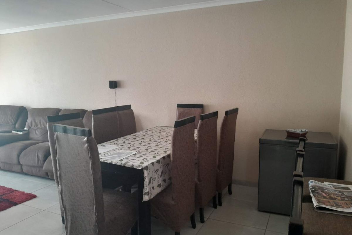 3 Bedroom Apartment for sale in New Redruth - Photo 3