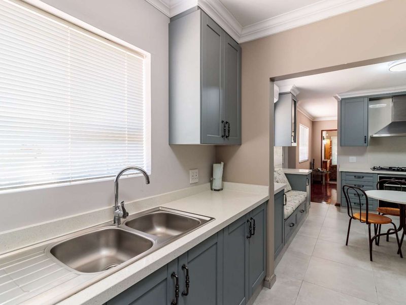 Spacious 4-Bedroom Family Home with Three Living Areas in Levyvale, Uitenhage - Photo 8
