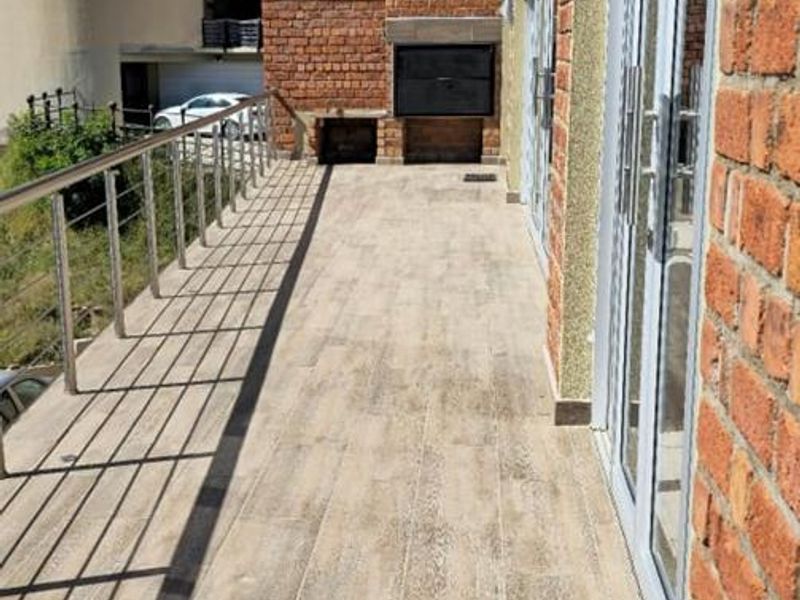 Architecturally designed Jet Setter Home. - Photo 7