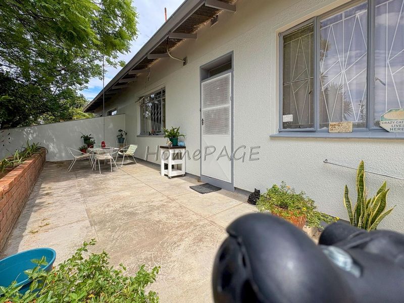 Otjiwarongo:  Property with 3 x Flats is for sale - Photo 4