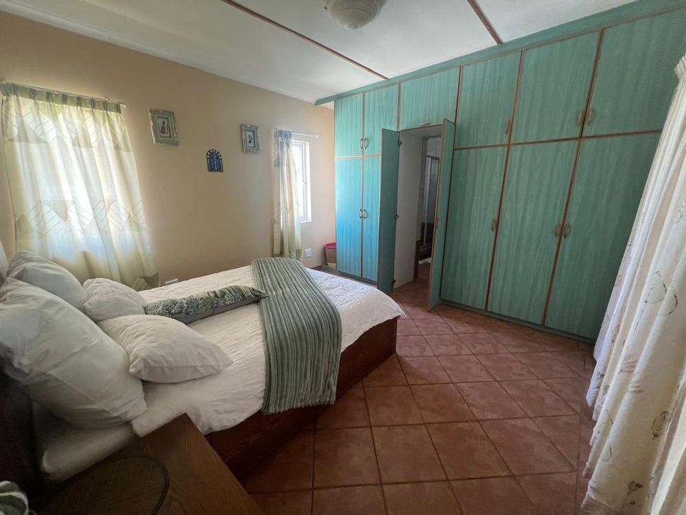 Main Bedroom with BIC and en-suite bathroom