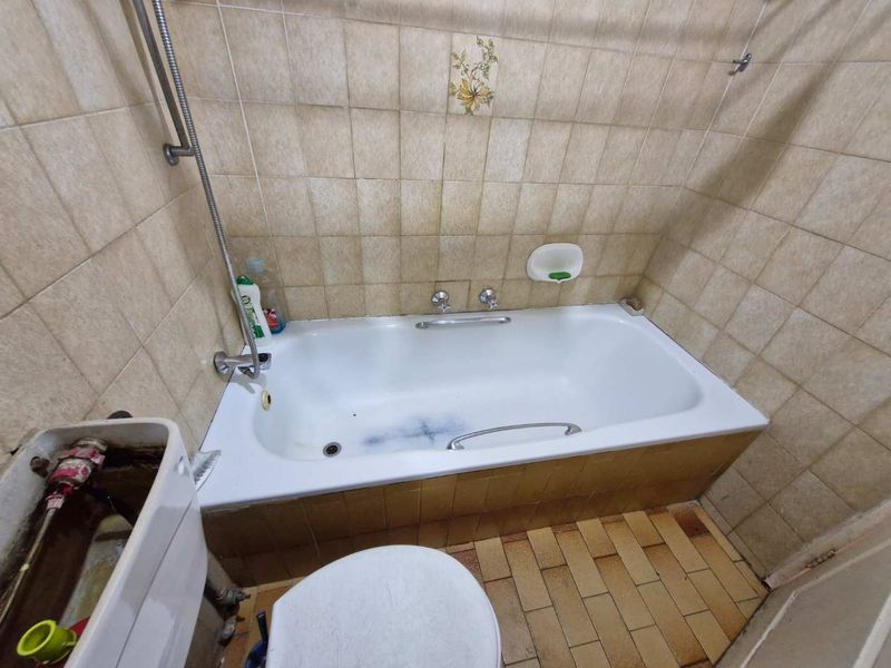 2 bedroom apartment for sale in Silverton. - Photo 9