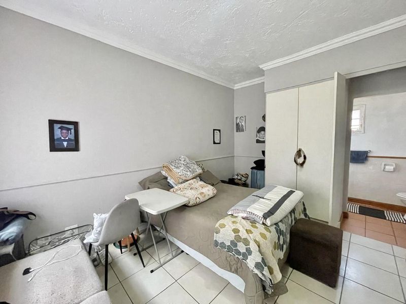 Attractive location - Photo 4