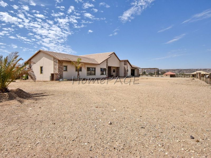 Swakop River Plots, Swakopmund:  5 Hectare Plot with LARGE 4 Bedr Home is for Sale - Photo 3