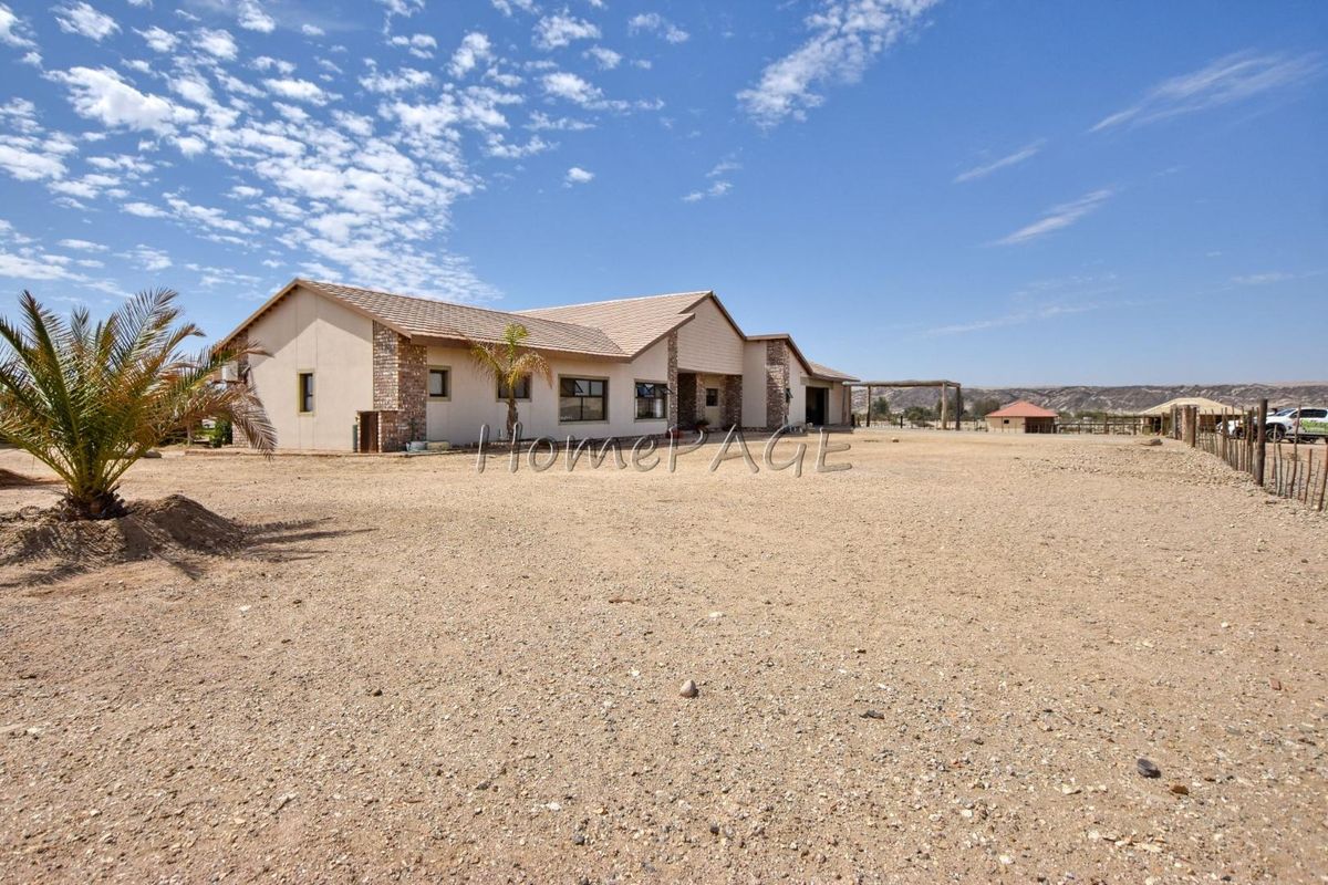 Swakop River Plots, Swakopmund:  5 Hectare Plot with LARGE 4 Bedr Home is for Sale - Photo 3