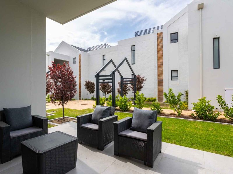 North-Facing Two-Bedroom Apartment in Polo Village II, Val de Vie Estate - Photo 8