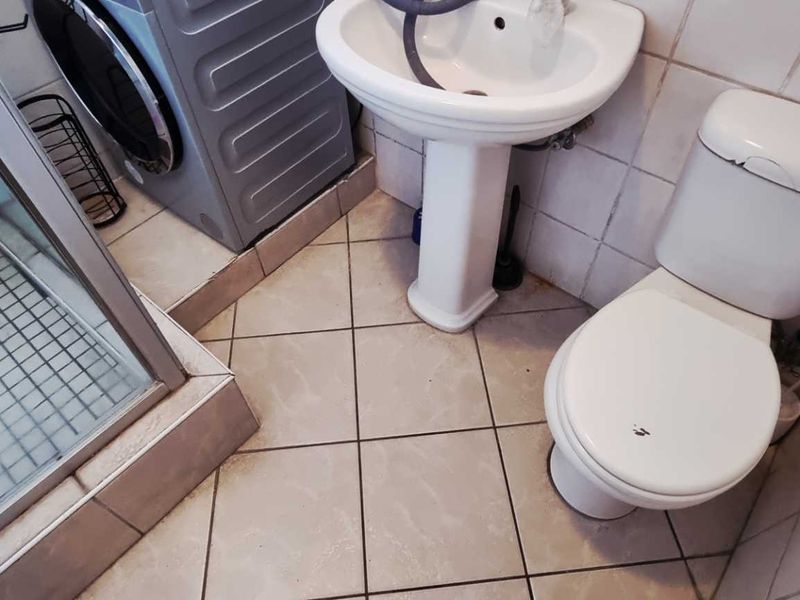 Klein Windhoek 2 bedroom apartment - Photo 6