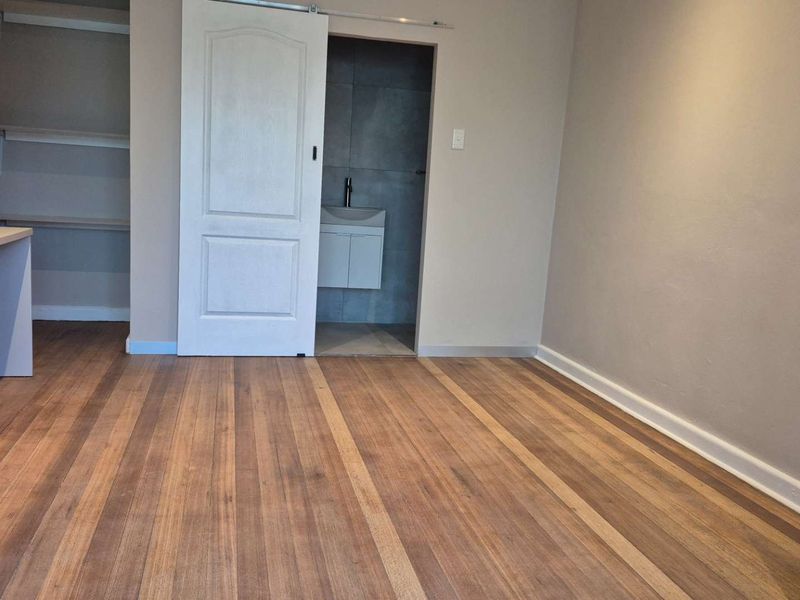 Modern Studio Apartment in Kenwyn – Secure & Stylish Living - Photo 4