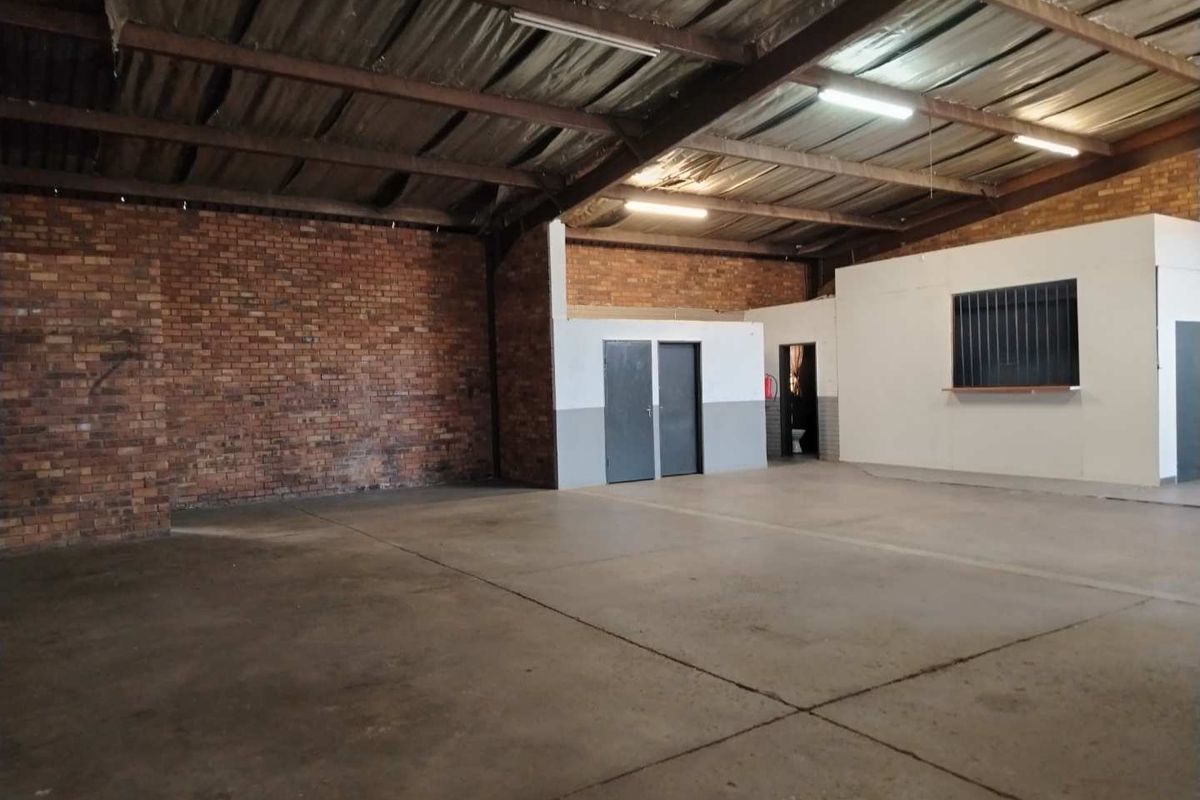 Unlock Potential: 220m2 Commercial Space in Alrode South! - Photo 3
