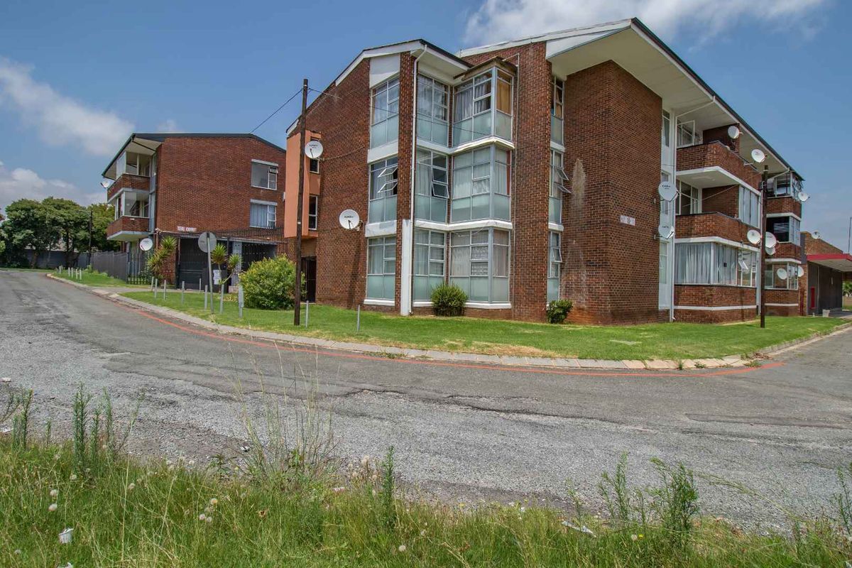 Apartment For Sale in Florida Lake - Photo 2