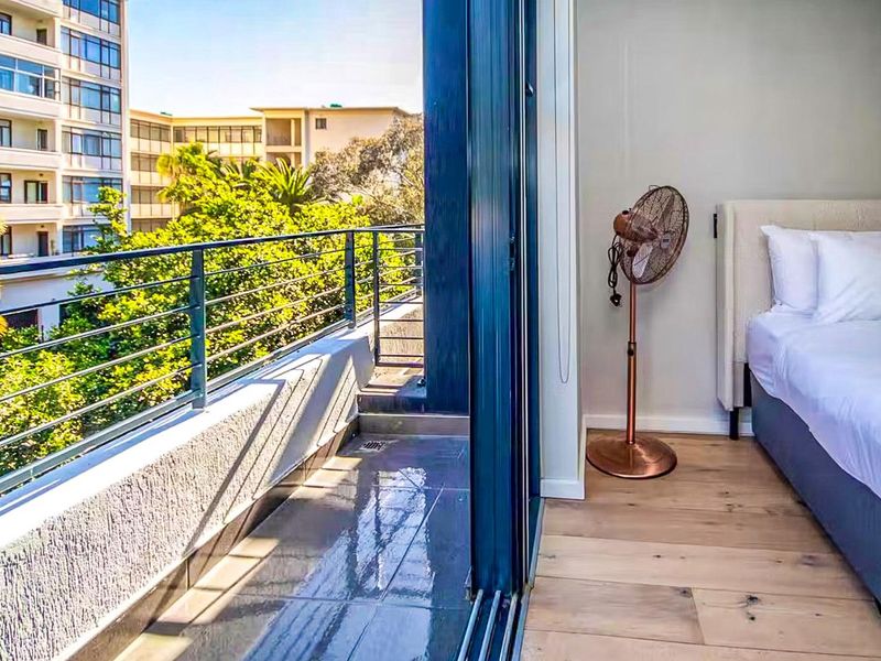 Sea Point Stunner - Airbnb Gold - Photo 8