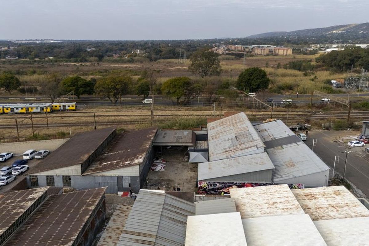 PRIME INDUSTRIAL COMPLEX WITH THREE WORKSHOPS ON CONSOLIDATED STANDS - Photo 3