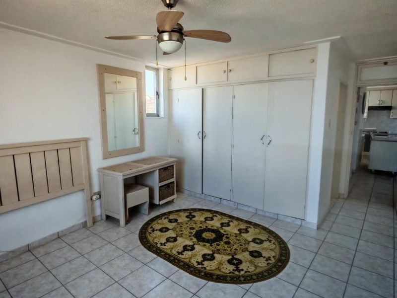 Secure Lock Up and Go with Panoramic Sea Views ALL OFFERS FROM R950 000.00 EXCLUDING FURNITURE WILL BE PRESENTED.... - Photo 8
