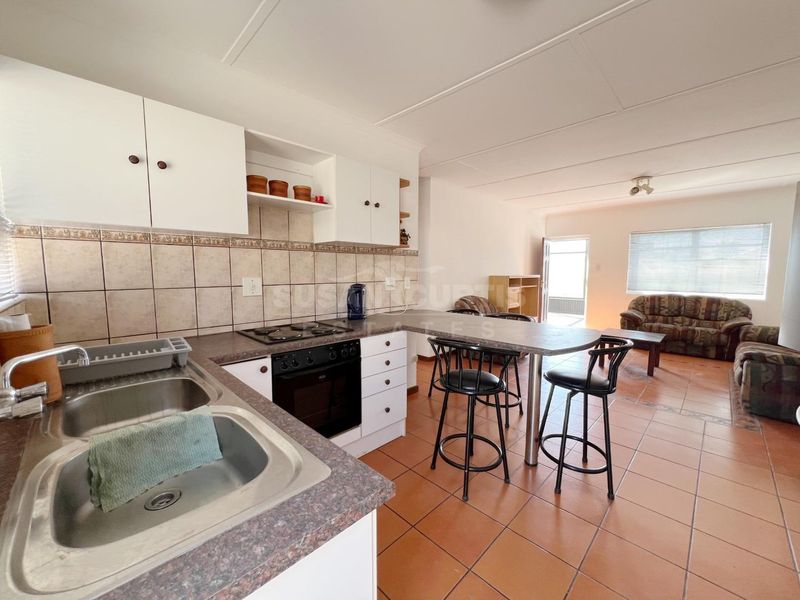 Charming Holiday Cottage – Perfect Airbnb Investment or Vacation Home - Photo 6