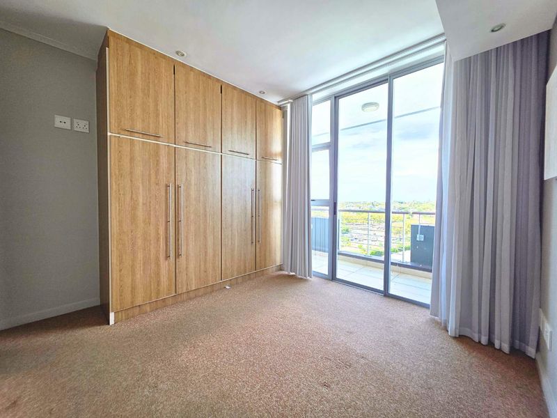 Modern 2-Bedroom Apartment with Stunning Views at Montclare Place - Photo 8