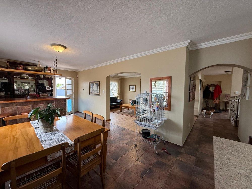 Open-plan kitchen, lounge and dining room