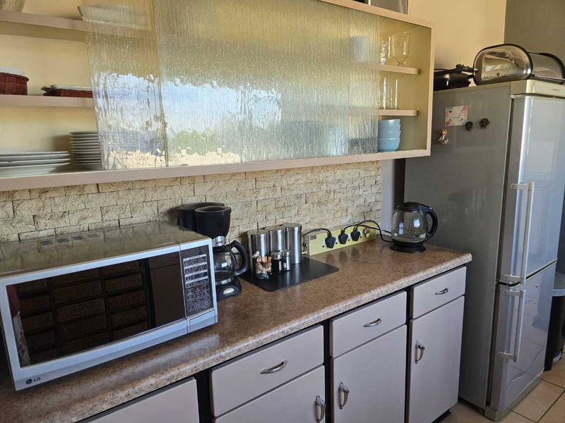 Beautiful family home and you can make her all yours! - Photo 7