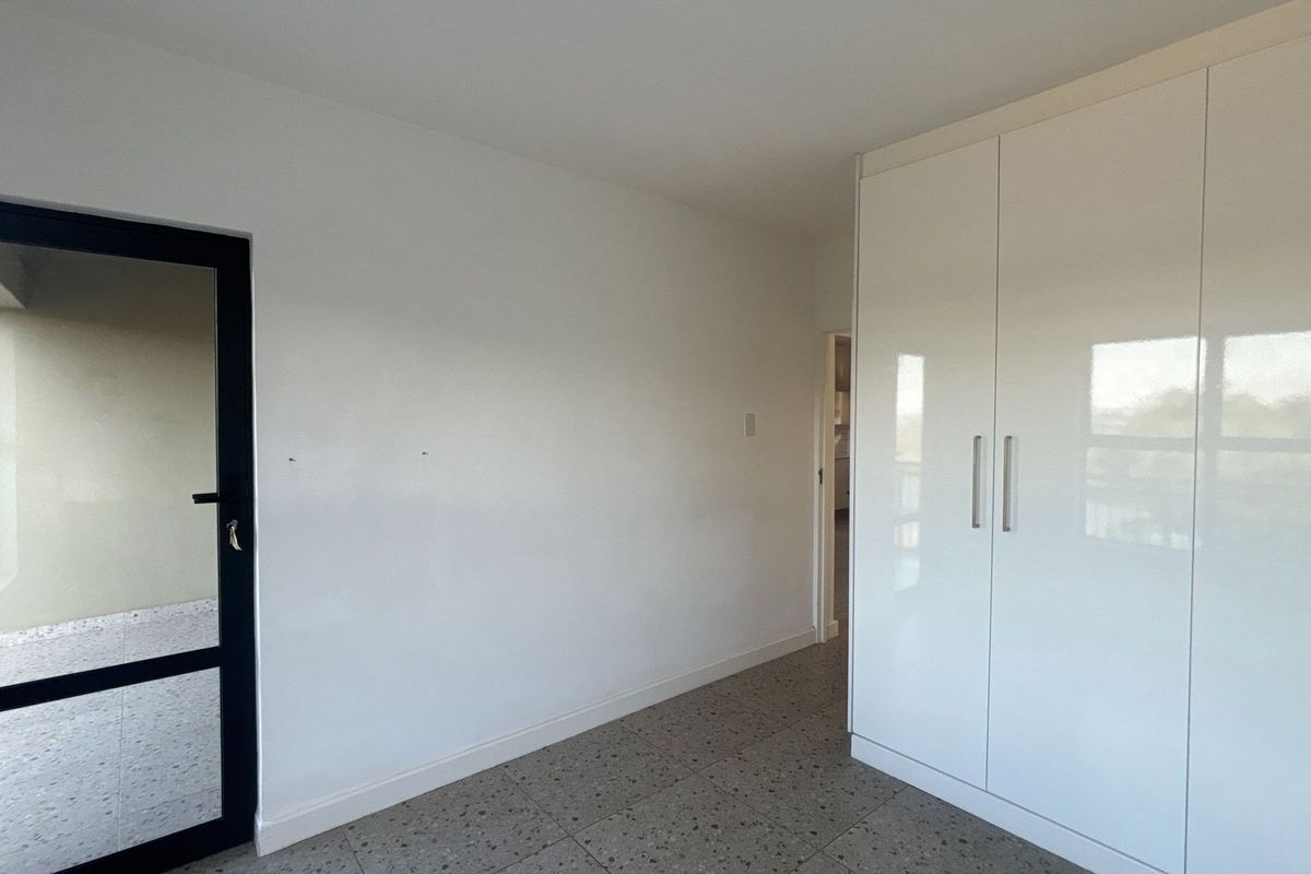 Modern 2-Bedroom Loft Apartment in Arbour Arch, Athlone - Photo 4