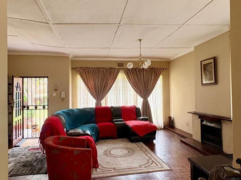 3 bedroom Home in Rembranft Park - Photo 3