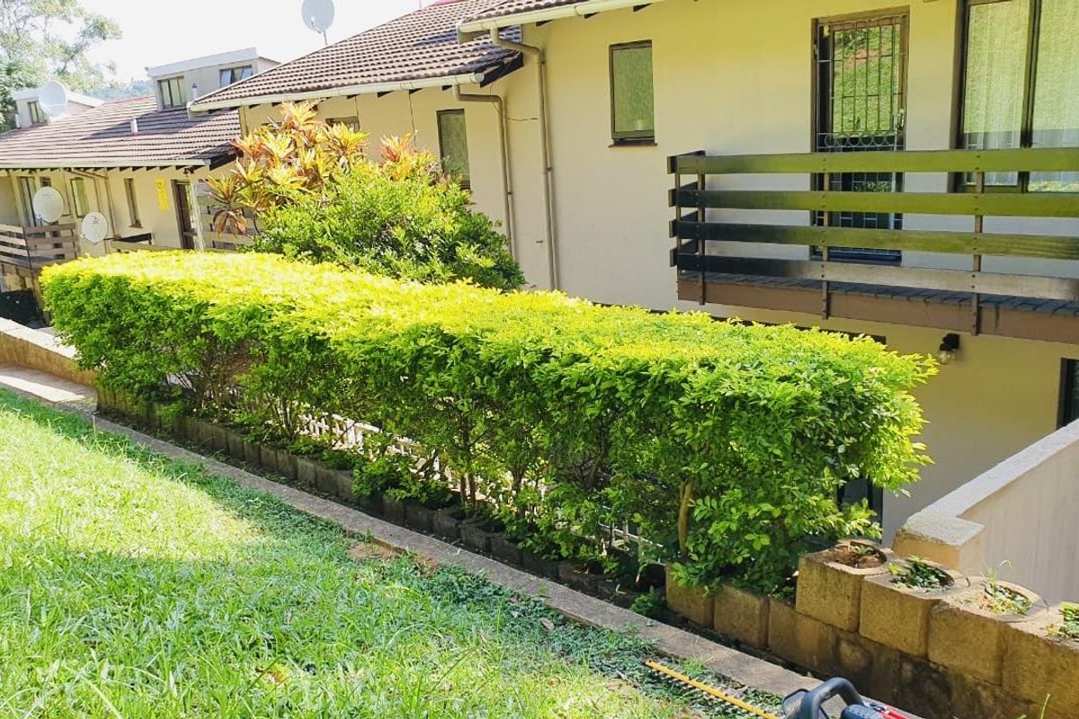 Hendra - Prime Umgeni Park 3‐Bed Townhouse – Great Starter Home with Private Garden - Photo 2