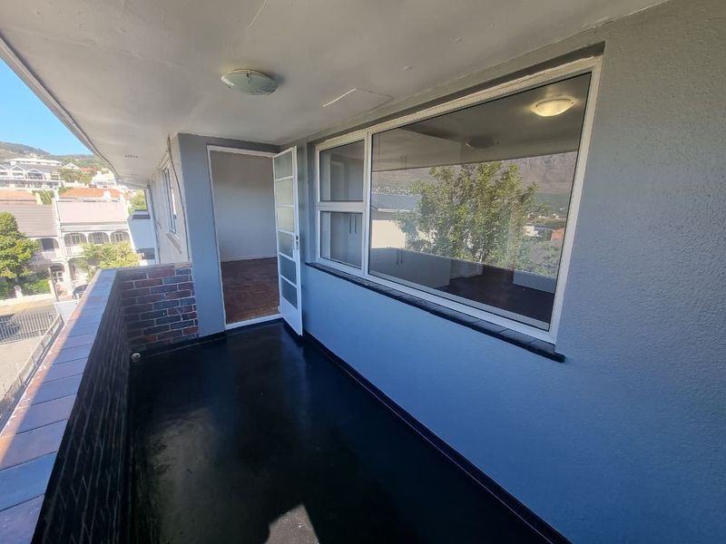 Newly Renovated Spacious Two-bedroom Apartment To Rent in Tamboerskloof! - Photo 6