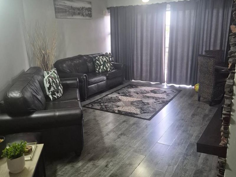 4 Bedroom House - Effingham Rd - Photo 7