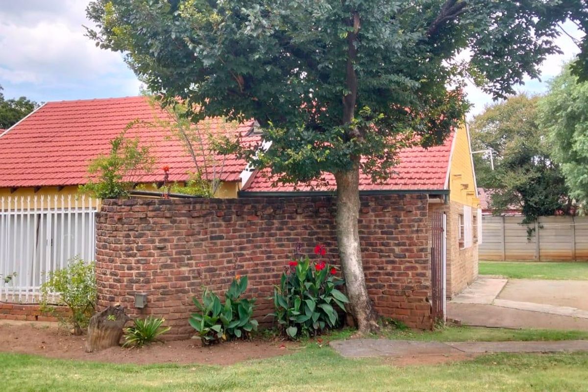 Space and Comfort 4 bedroom for sale with flatlet in Selcourt - Photo 4