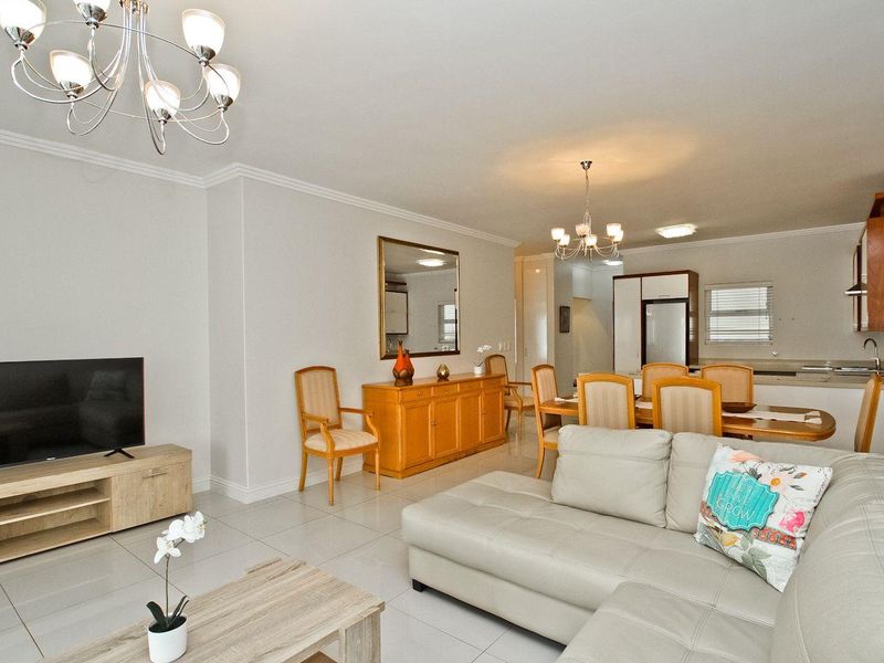 Exclusive Furnished Apartment in Secure Road Closure! - Photo 8