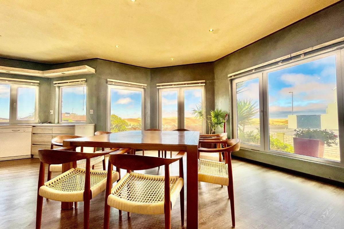 House with Flat for Sale, Kramersdorf, Swakopmund - Photo 5