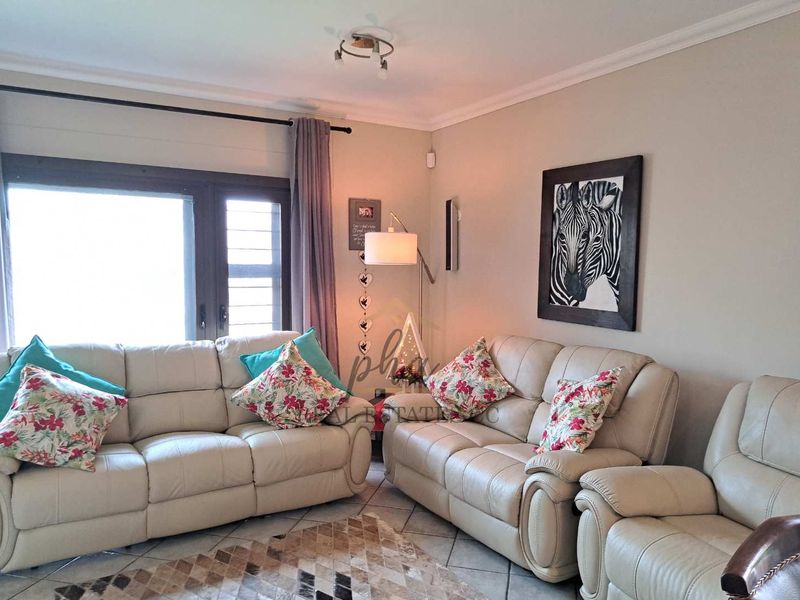 Immaculate 3 bedr, duplex townhouse, close to the beach, for sale in Dolphin Beach. - Photo 7